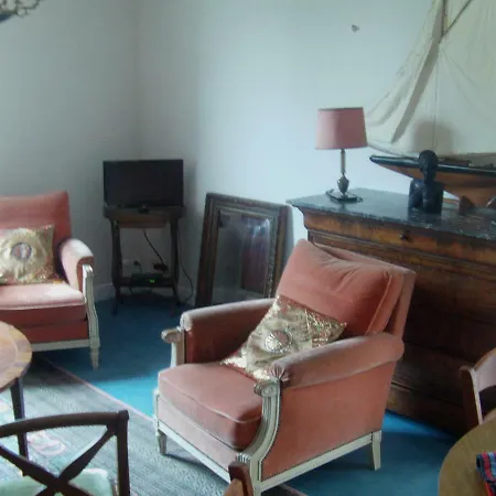 Apartment De *